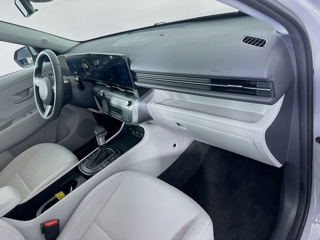 Certified 2025 Hyundai Kona SEL image 28