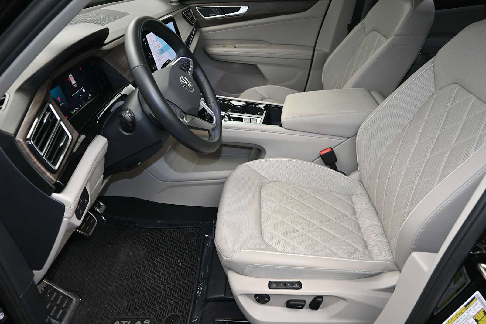 Used 2026 Volkswagen Atlas SEL Premium R-Line AWD/4WD image 24