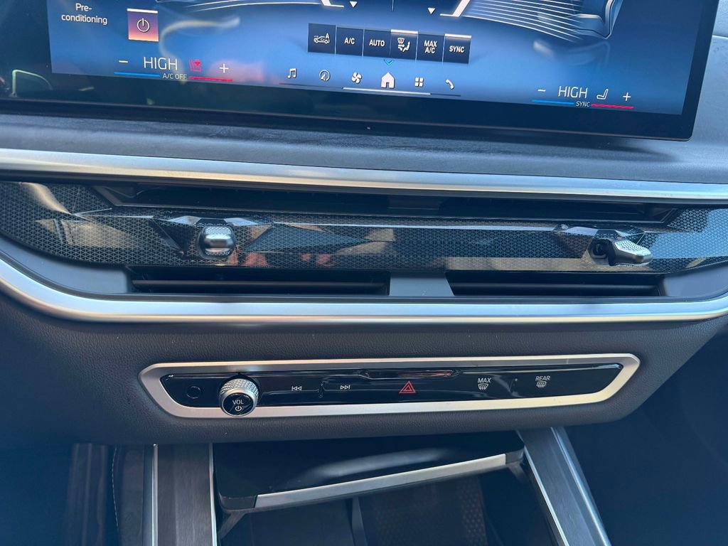 Certified 2026 BMW X7 xDrive40i w/ M Sport Package image 13
