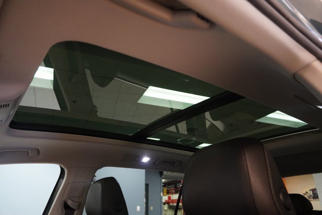 Used 2019 Volkswagen Tiguan S image 4