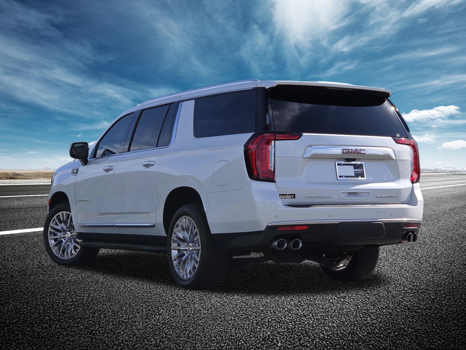 Used 2023 GMC Yukon XL Denali w/ Advanced Technology Package AWD/4WD image 23