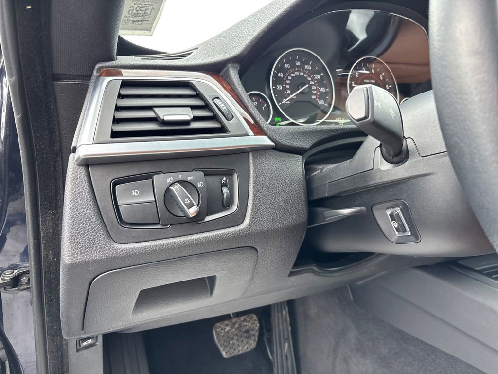 Used 2017 BMW 330i Gran Turismo xDrive image 40