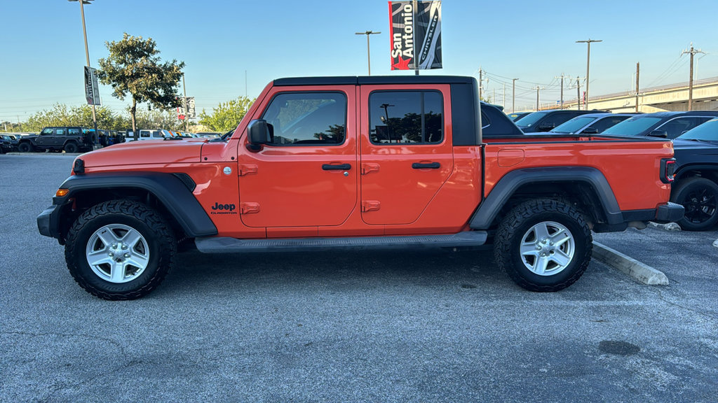 Used 2020 Jeep Gladiator Sport w/ Quick Order Package 24S AWD/4WD image 10