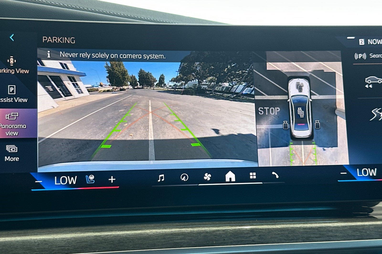 Certified 2024 BMW i7 eDrive50 RWD image 26