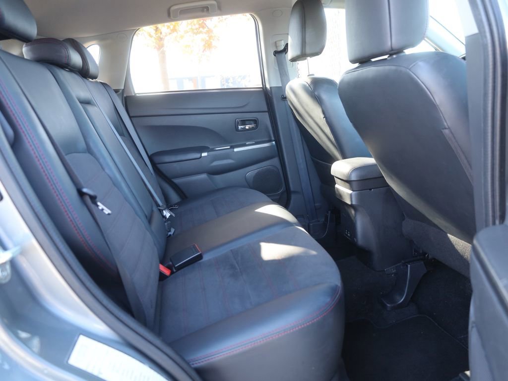 Used 2024 Mitsubishi Outlander Sport ES image 16