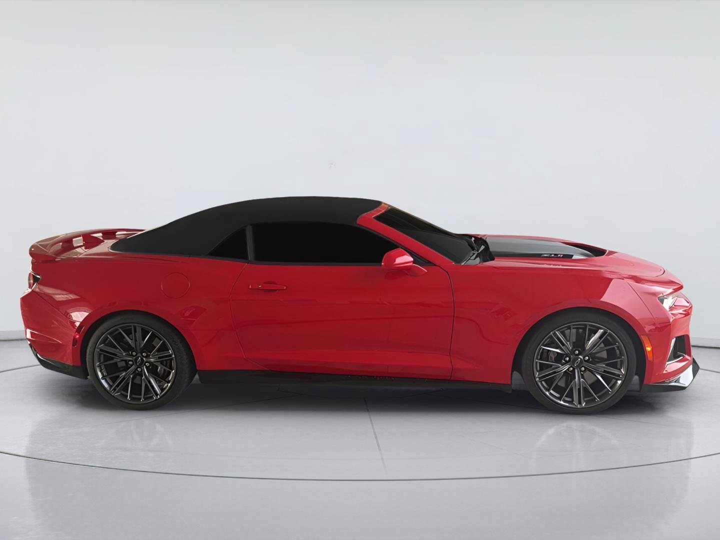 Used 2022 Chevrolet Camaro ZL1 RWD image 4