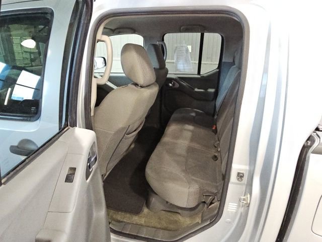 Used 2016 Nissan Frontier SV image 18