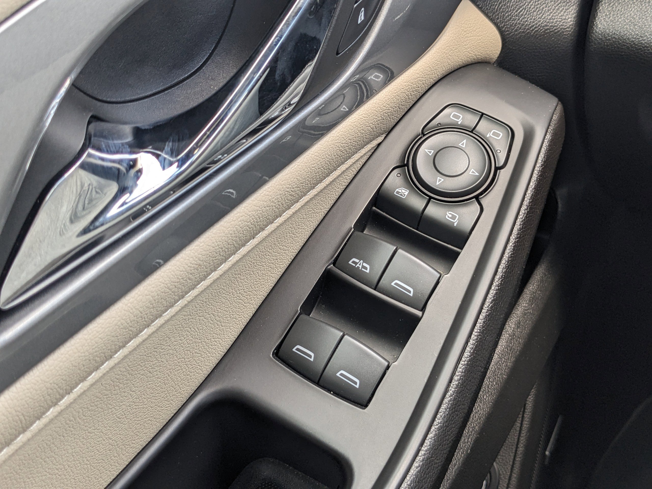 Used 2023 Chevrolet Traverse LT w/ LT Premium Package image 27