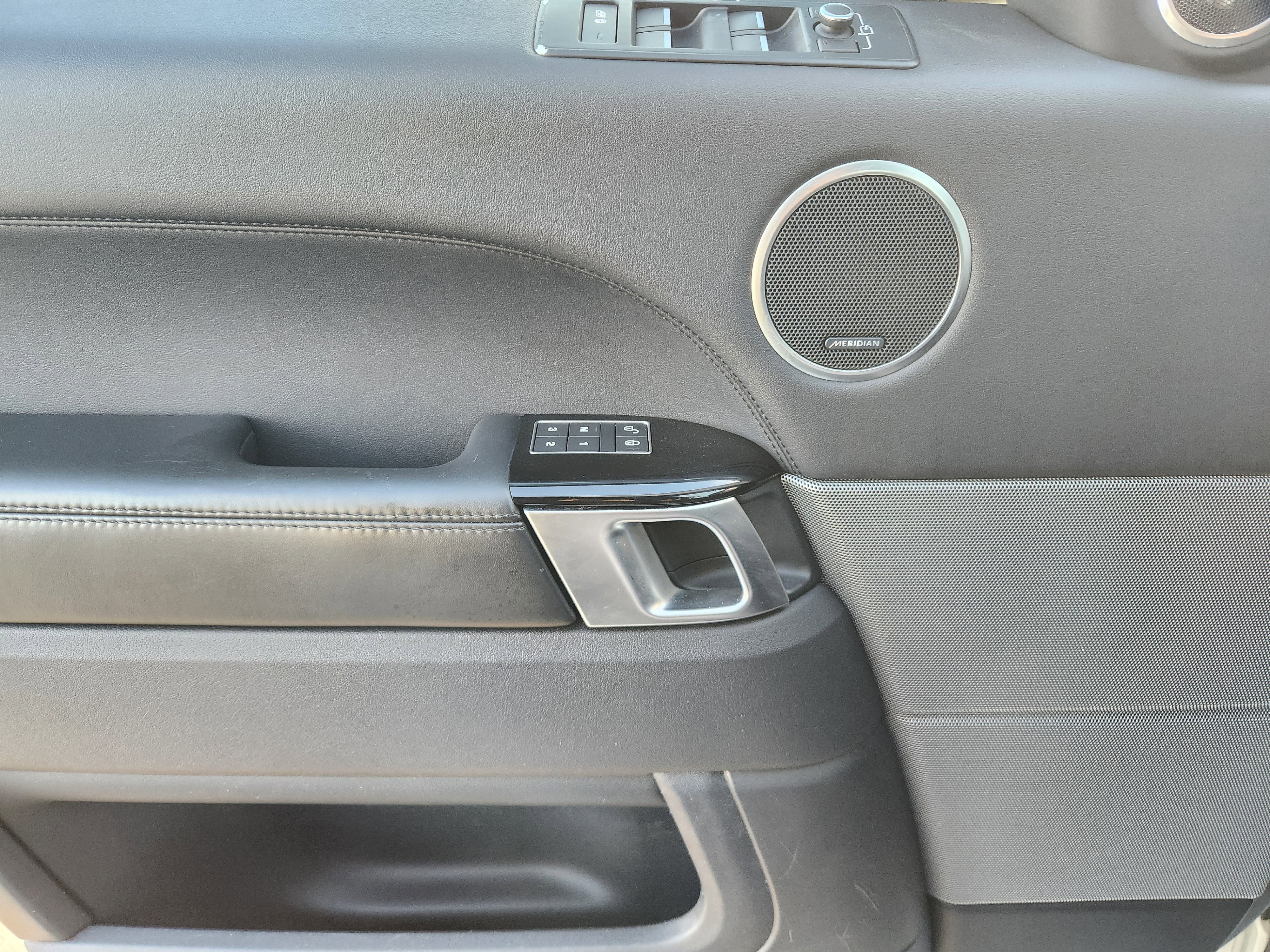 Used 2017 Land Rover Range Rover Sport image 24