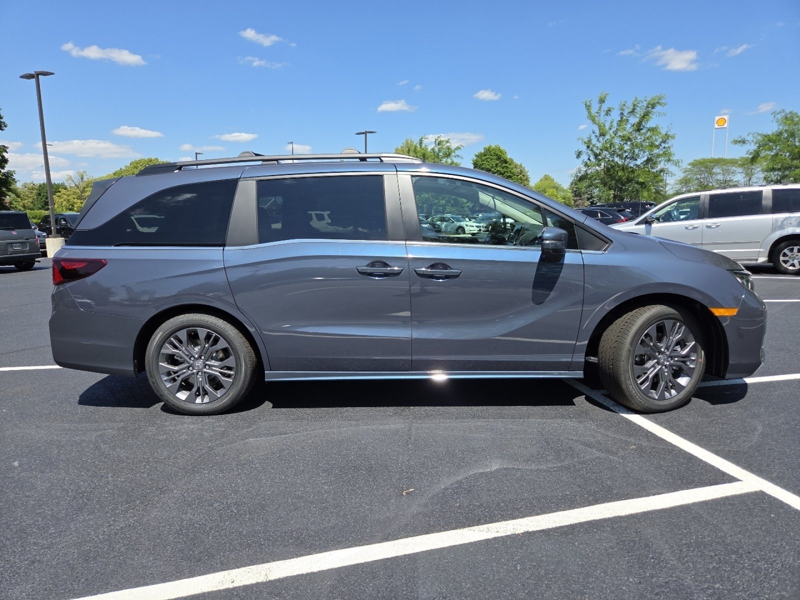 New 2026 Honda Odyssey Touring image 24