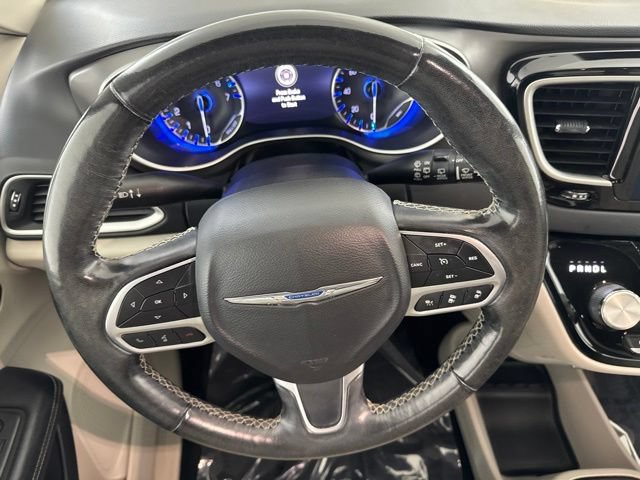 Used 2020 Chrysler Pacifica Touring-L Plus w/ Tire & Wheel Group FWD image 26