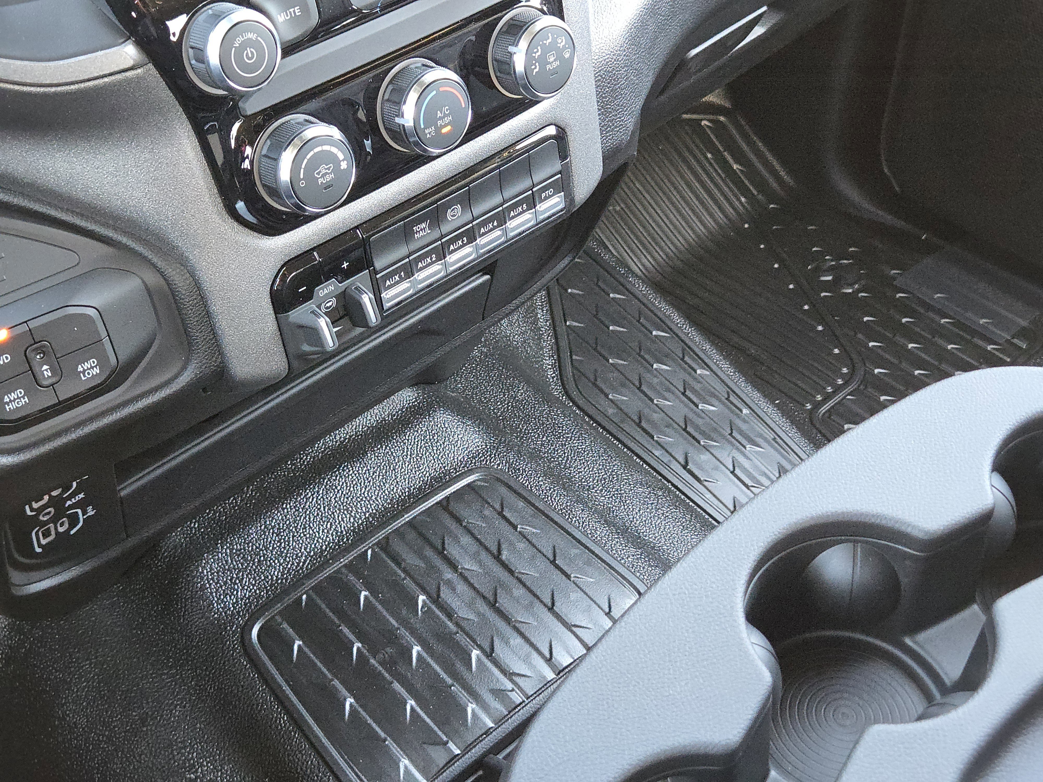 New 2026 RAM 3500 Tradesman w/ Chrome Appearance Group A image 15