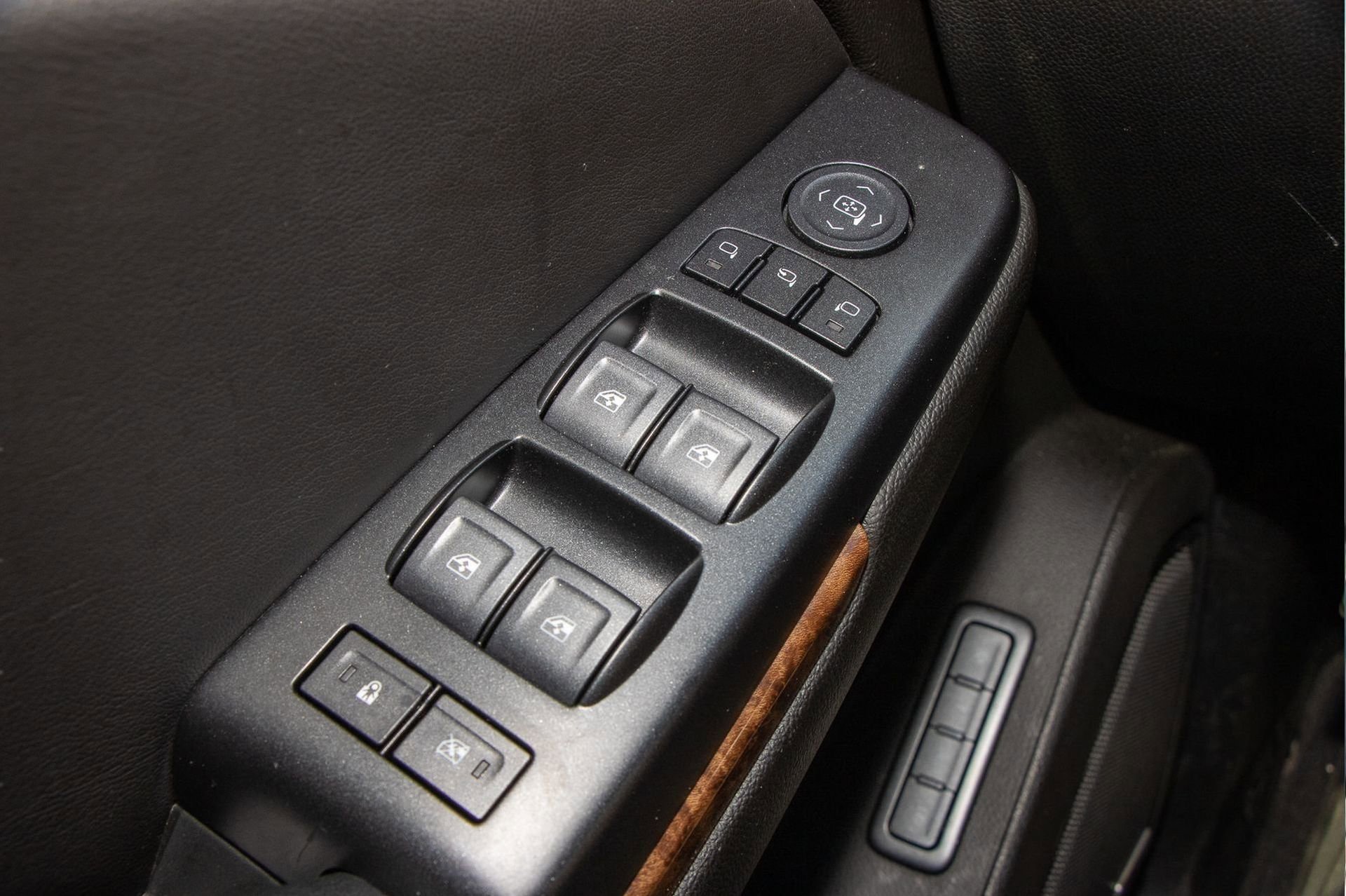 Used 2019 Chevrolet Suburban Premier w/ RST 6.2L Performance Edition image 22