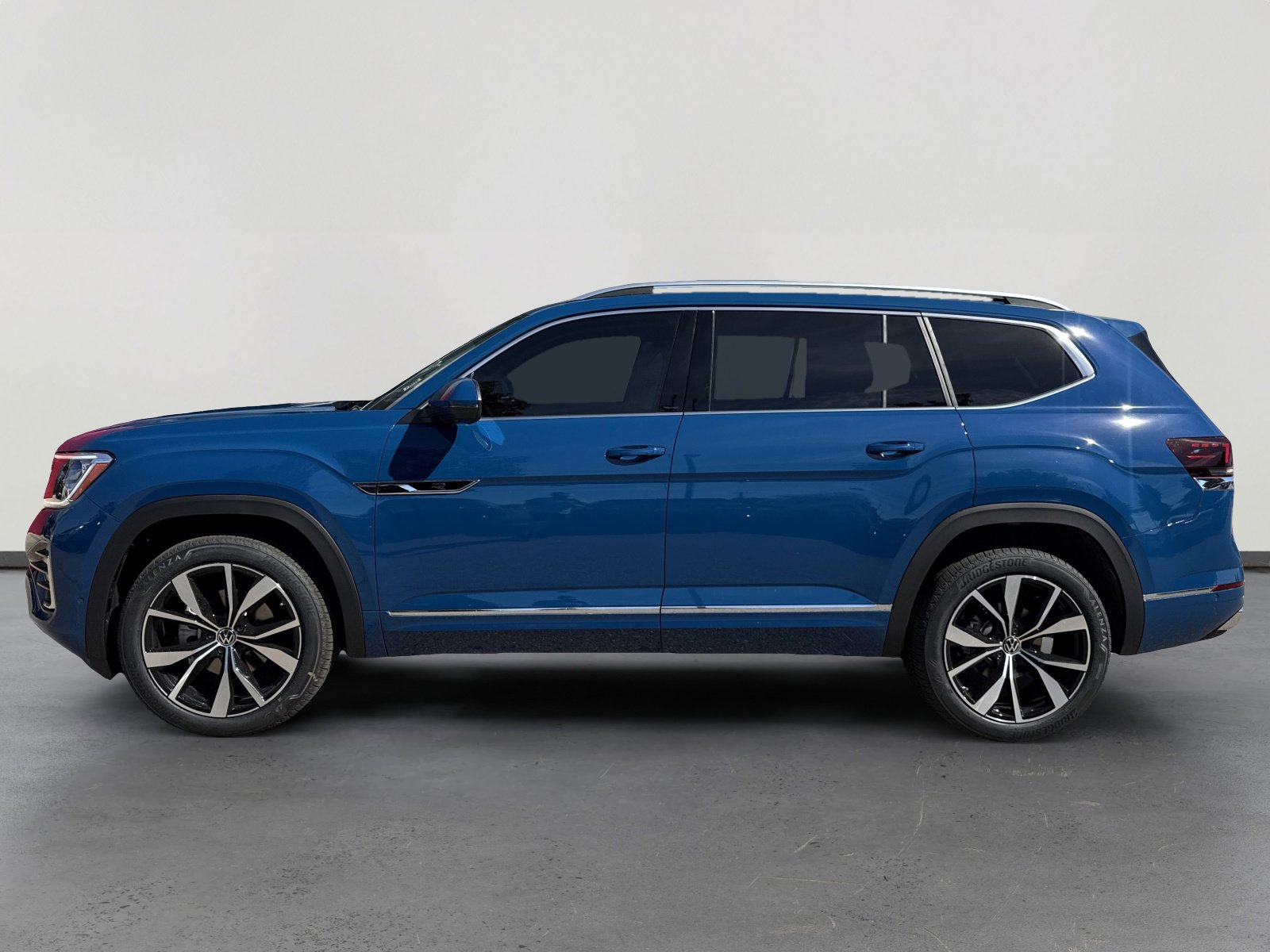 New 2026 Volkswagen Atlas SEL Premium R-Line image 3