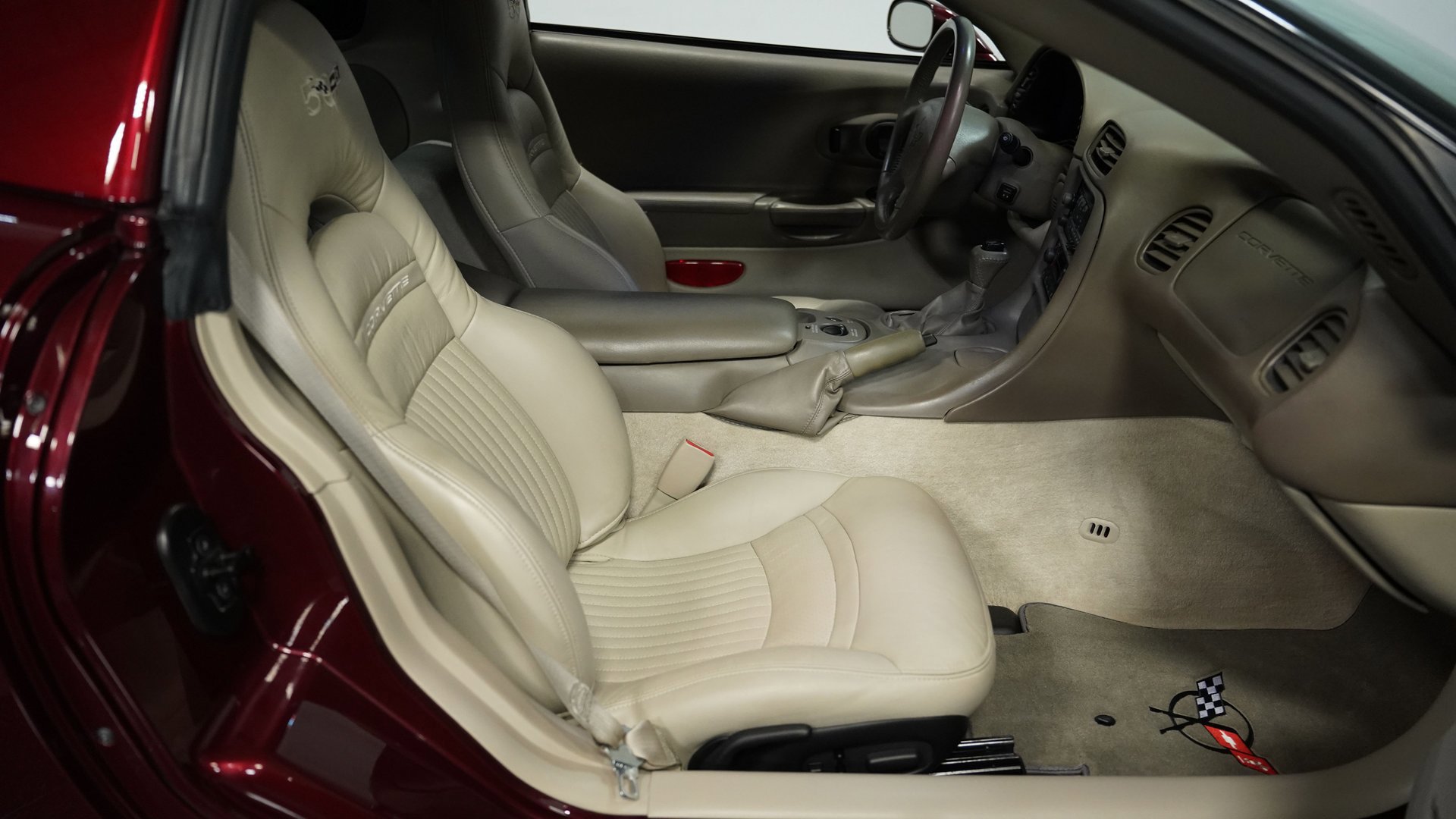 Used 2003 Chevrolet Corvette 50th Anniversary Edition w/ Preferred Equipment Group image 36