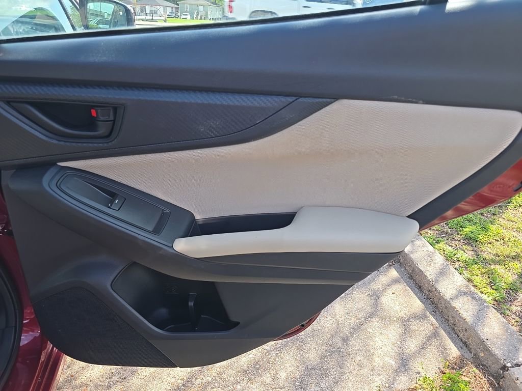 Used 2017 Subaru Impreza 2.0i Premium image 33