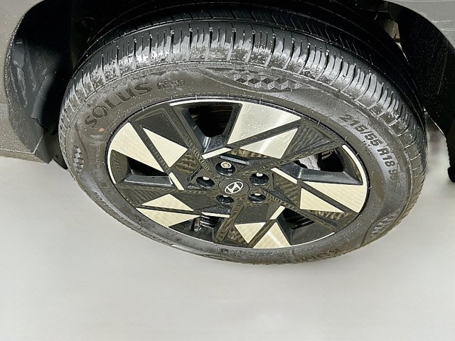 Used 2024 Hyundai Kona SEL AWD/4WD image 25