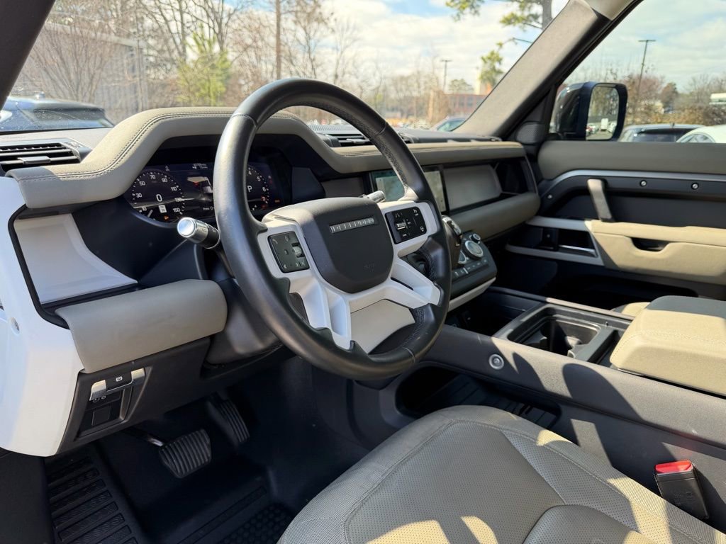 Used 2020 Land Rover Defender 110 SE image 8