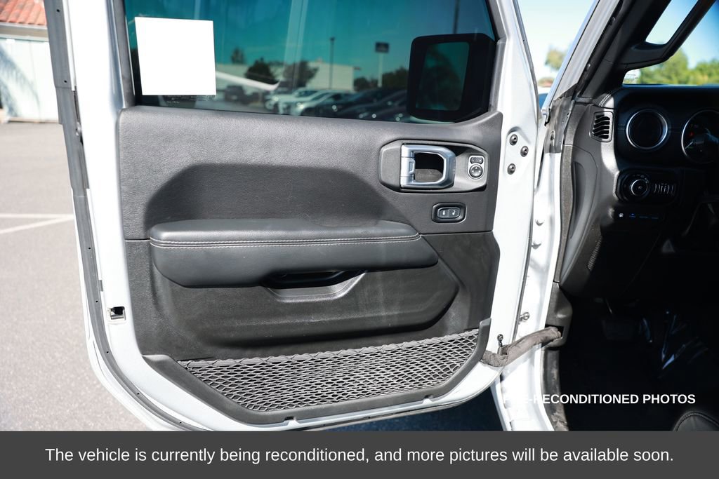 Used 2022 Jeep Wrangler Unlimited Sahara image 18