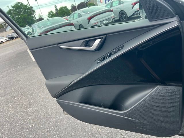 Certified 2023 Kia Niro Wind FWD image 16