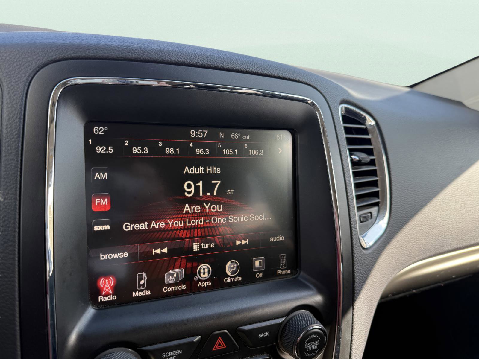 Used 2017 Dodge Durango SXT w/ Quick Order Package 23B AWD/4WD image 23