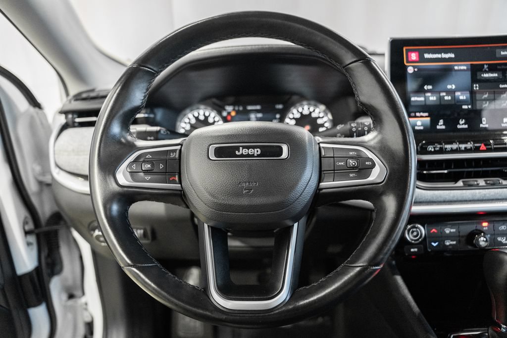 Certified 2022 Jeep Compass Latitude w/ Sun and Sound Group AWD/4WD image 22