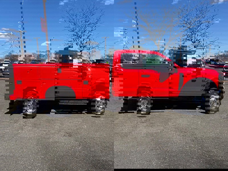 New 2025 Ford F550 4x4 SuperCab Super Duty w/ XLT Value Package image 5