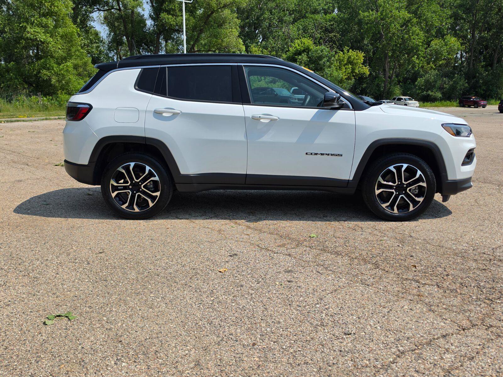 Used 2023 Jeep Compass Limited AWD/4WD image 5