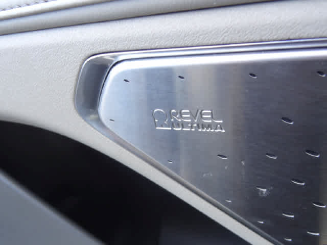 Used 2025 Lincoln Nautilus Reserve AWD/4WD image 16