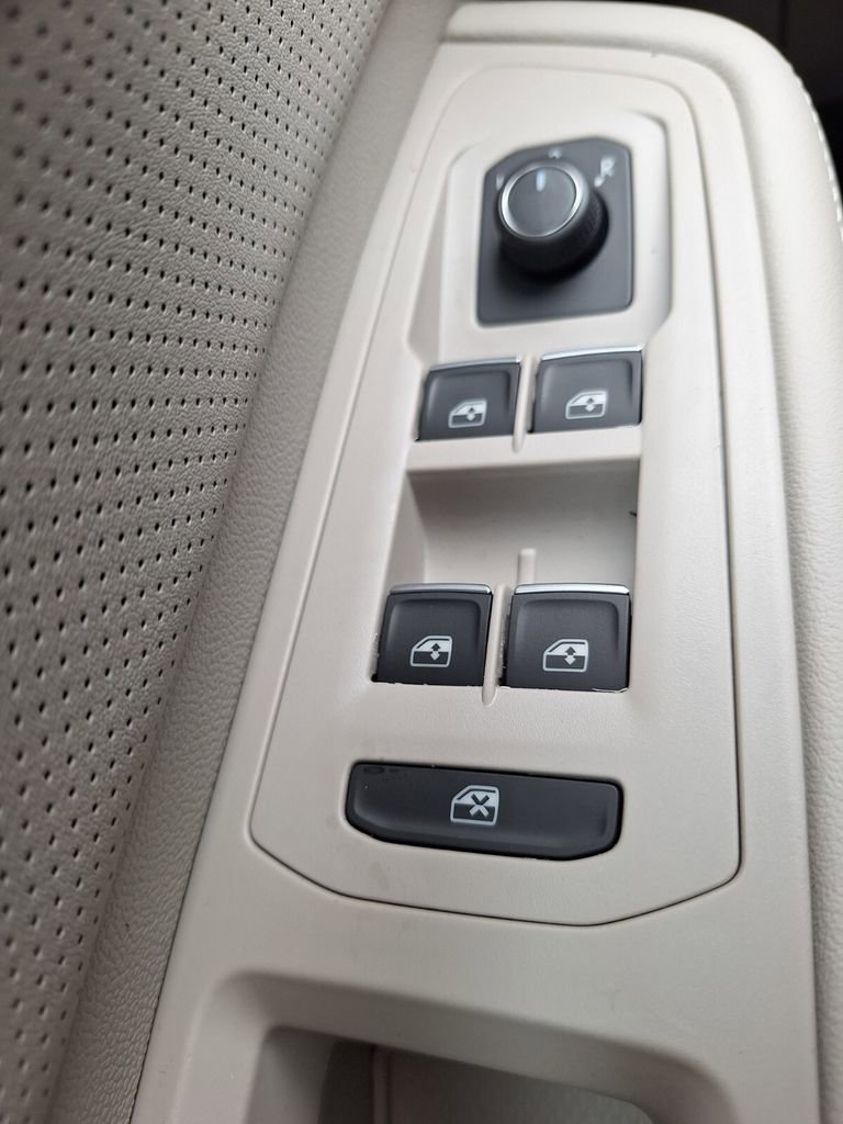 New 2026 Volkswagen Atlas SE image 18