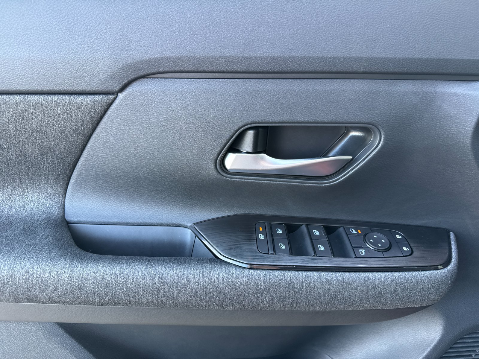 New 2026 Nissan Kicks SV w/ Cold Weather Package FWD image 11