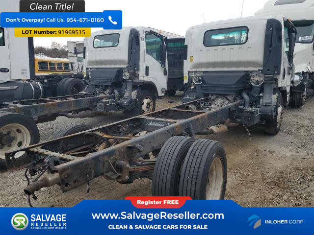 Used 2021 Isuzu NPR image 4