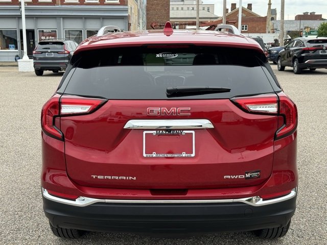 Used 2024 GMC Terrain SLT image 4