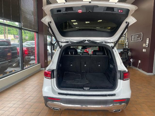 Used 2021 Mercedes-Benz GLB 250 w/ Premium Package image 10