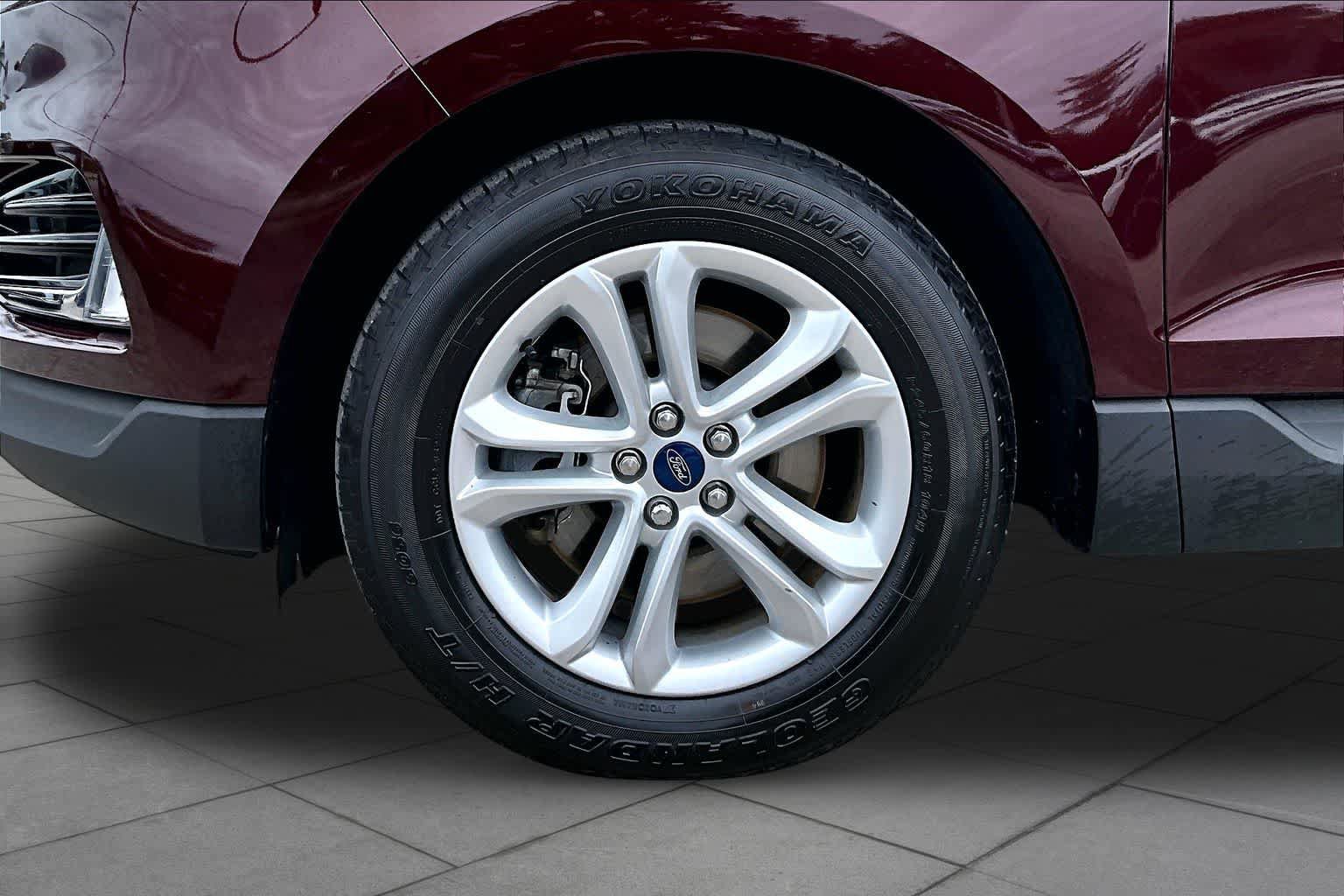 Used 2020 Ford Edge SEL w/ Convenience Package AWD/4WD image 11