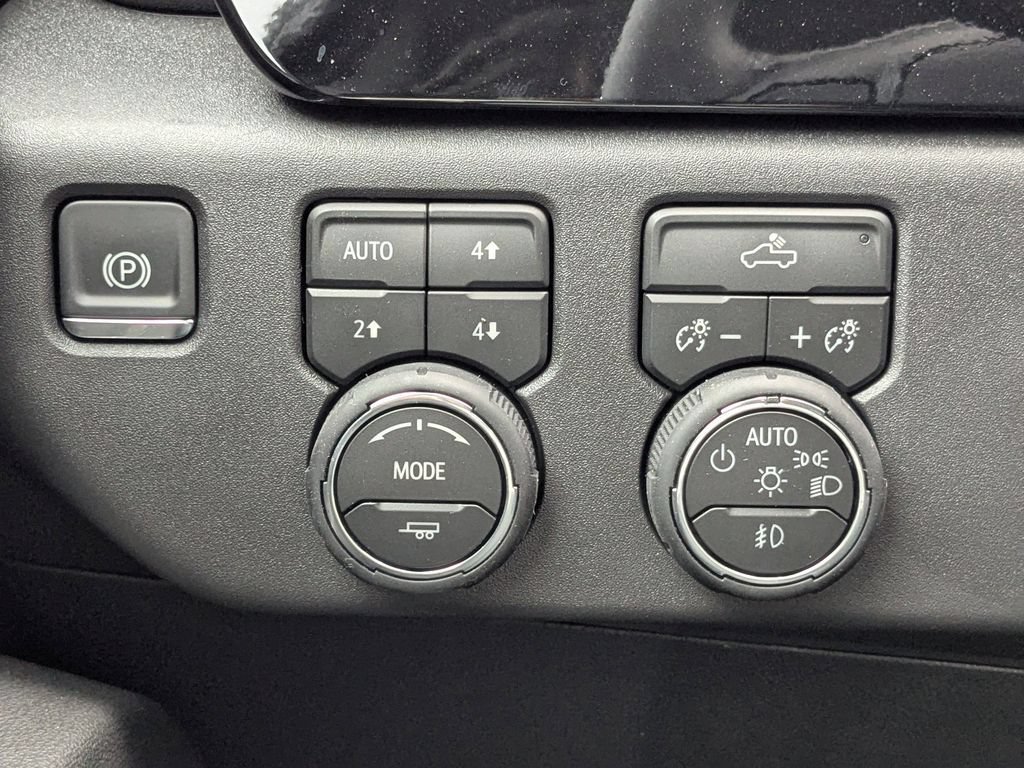 Used 2026 Chevrolet Silverado 1500 RST AWD/4WD image 27