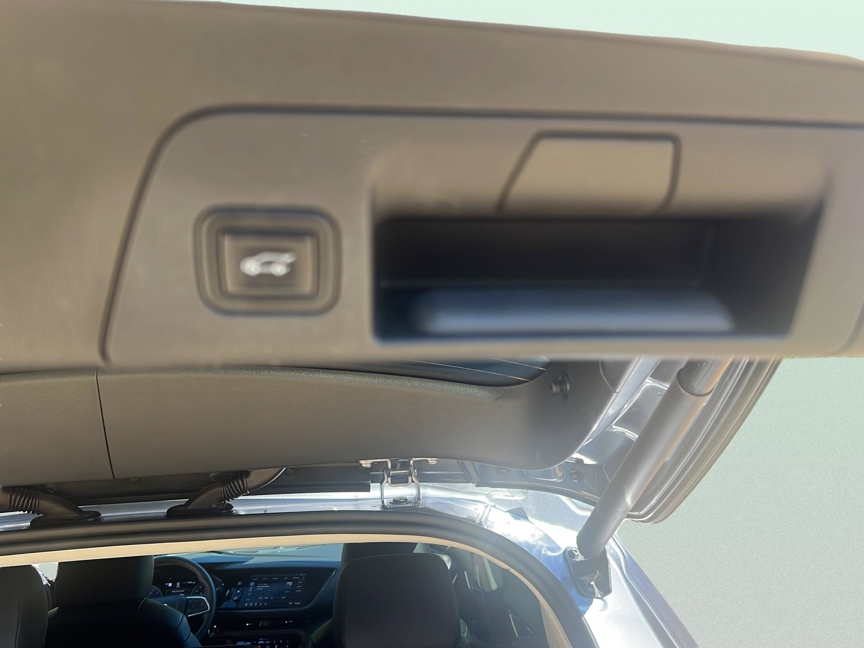 Used 2022 Buick Envision Essence w/ Technology Package I FWD image 26