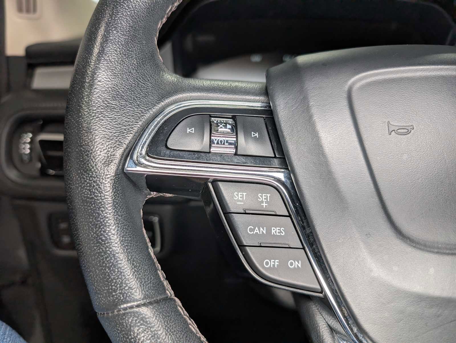 Certified 2023 Lincoln Nautilus AWD w/ Premium Package image 33