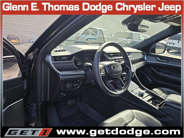 Certified 2023 Jeep Grand Cherokee Overland AWD/4WD image 13