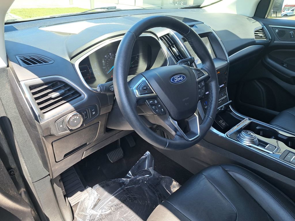 Used 2020 Ford Edge Titanium w/ Equipment Group 301A AWD/4WD image 8