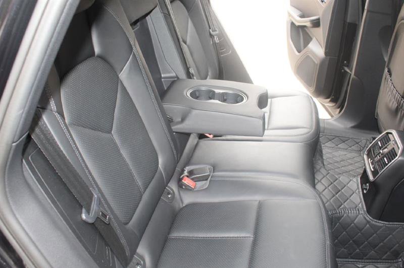 Used 2016 Porsche Macan S image 16