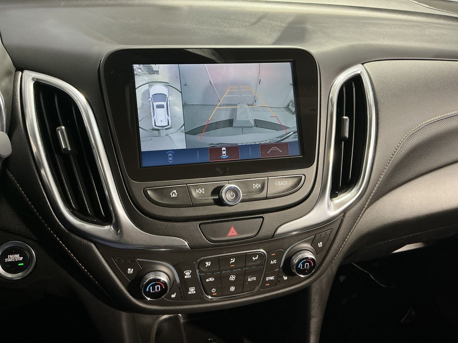 Used 2018 Chevrolet Equinox Premier AWD/4WD image 20