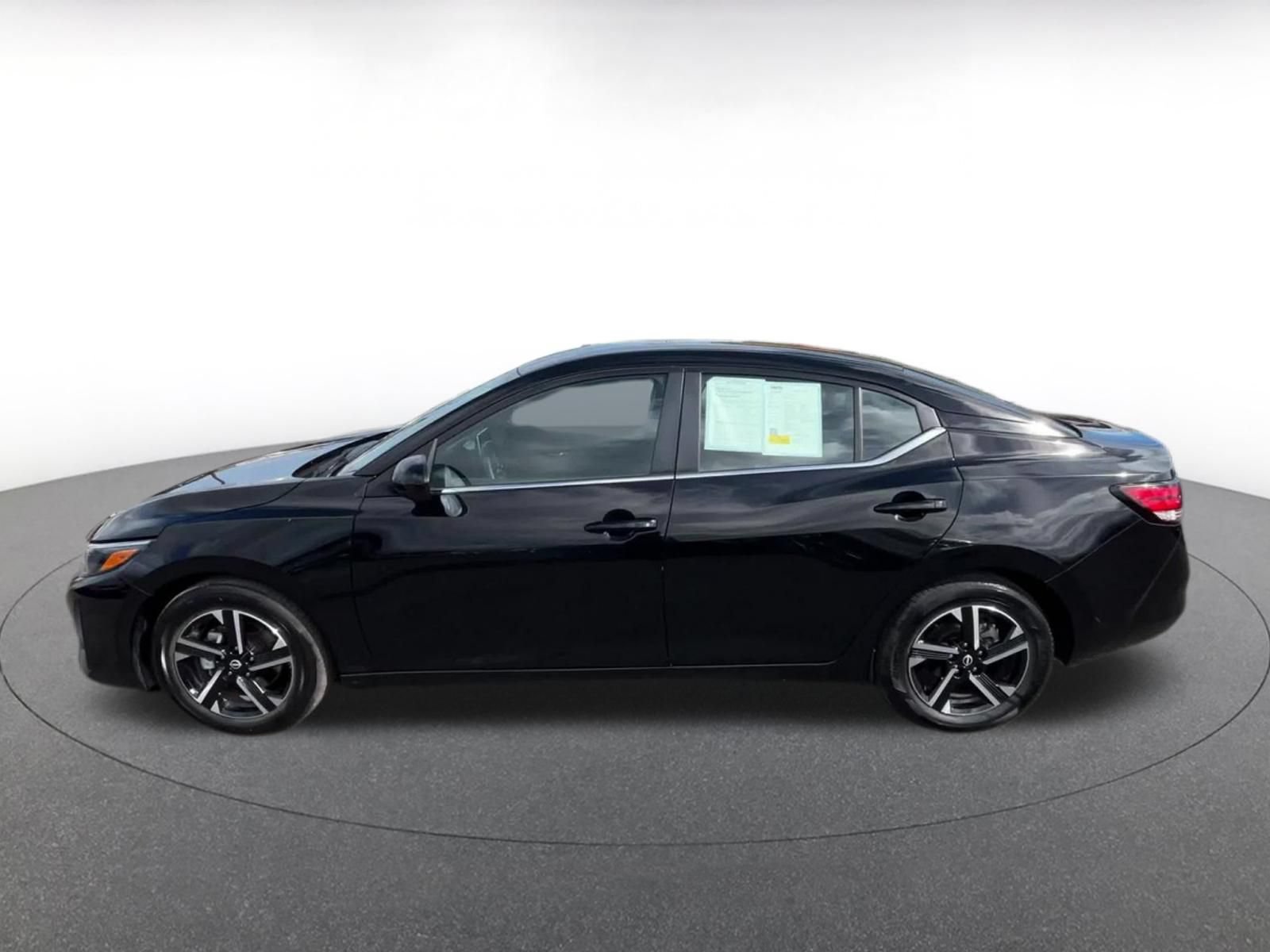 Used 2025 Nissan Sentra SV FWD image 8
