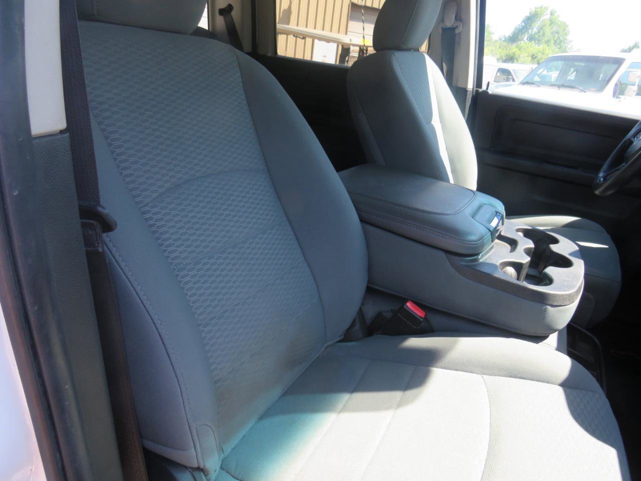 Used 2018 RAM 3500 Tradesman w/ Chrome Appearance Group AWD/4WD image 11