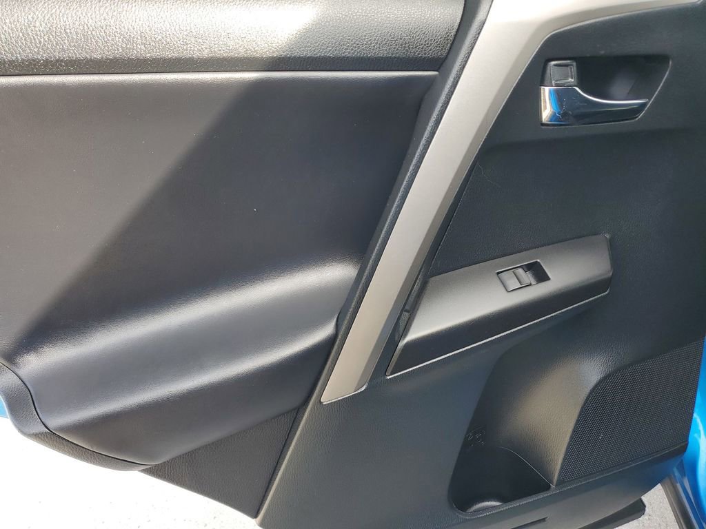 Used 2016 Toyota RAV4 XLE image 41
