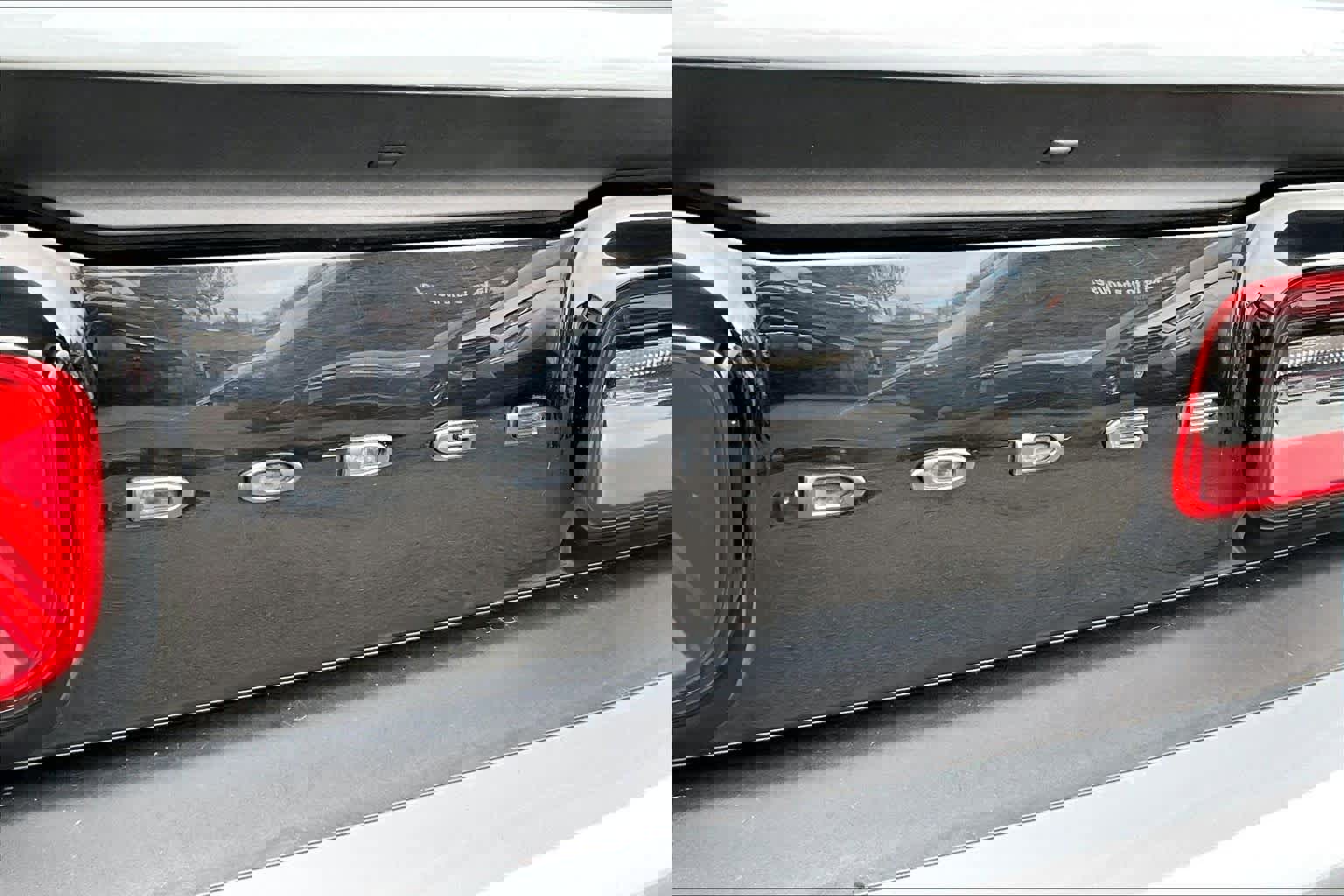 Used 2022 Dodge Challenger SXT w/ Blacktop Package image 30