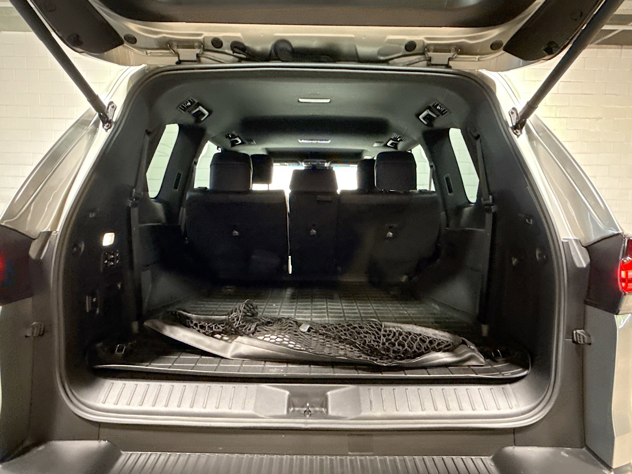 Used 2022 Lexus LX 600 4WD w/ Accessory Package (Z1) image 13