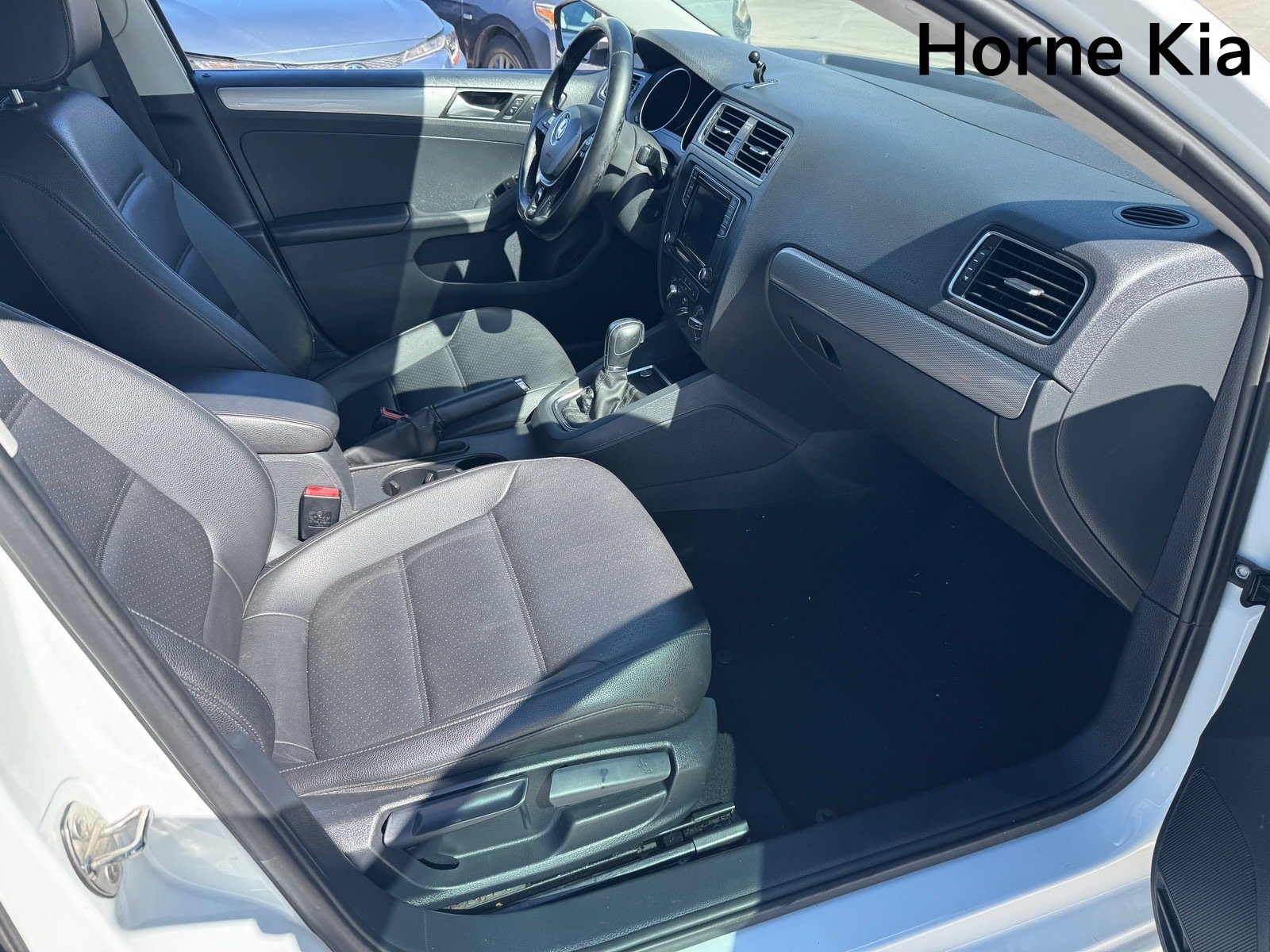 Used 2017 Volkswagen Jetta SE FWD image 26