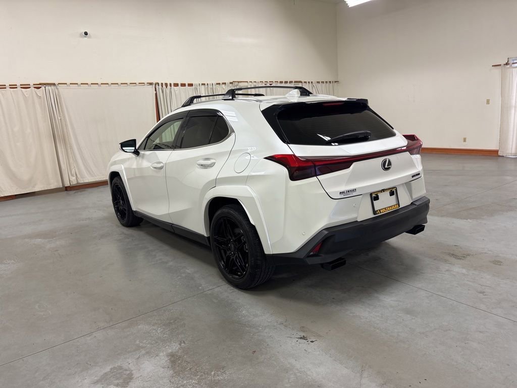 Used 2022 Lexus UX 200 w/ Premium Package FWD image 6