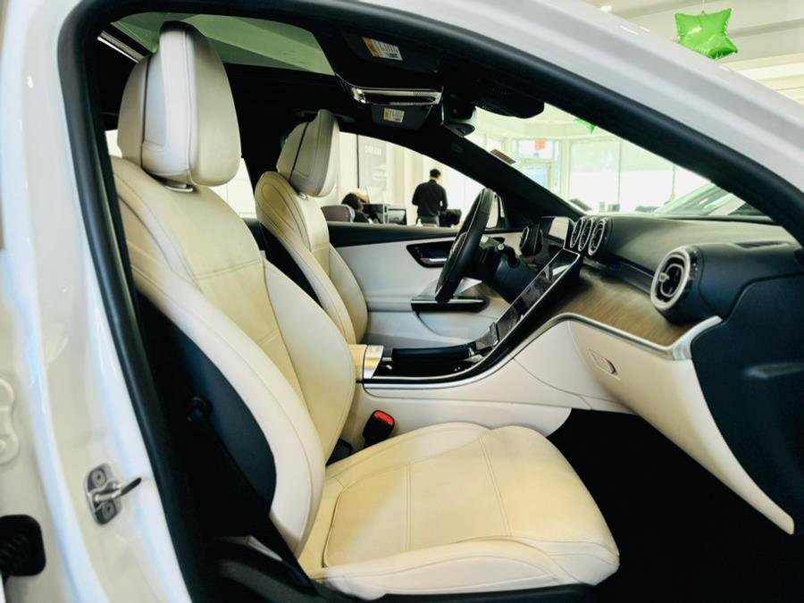 Used 2025 Mercedes-Benz C 300 4MATIC Sedan image 21